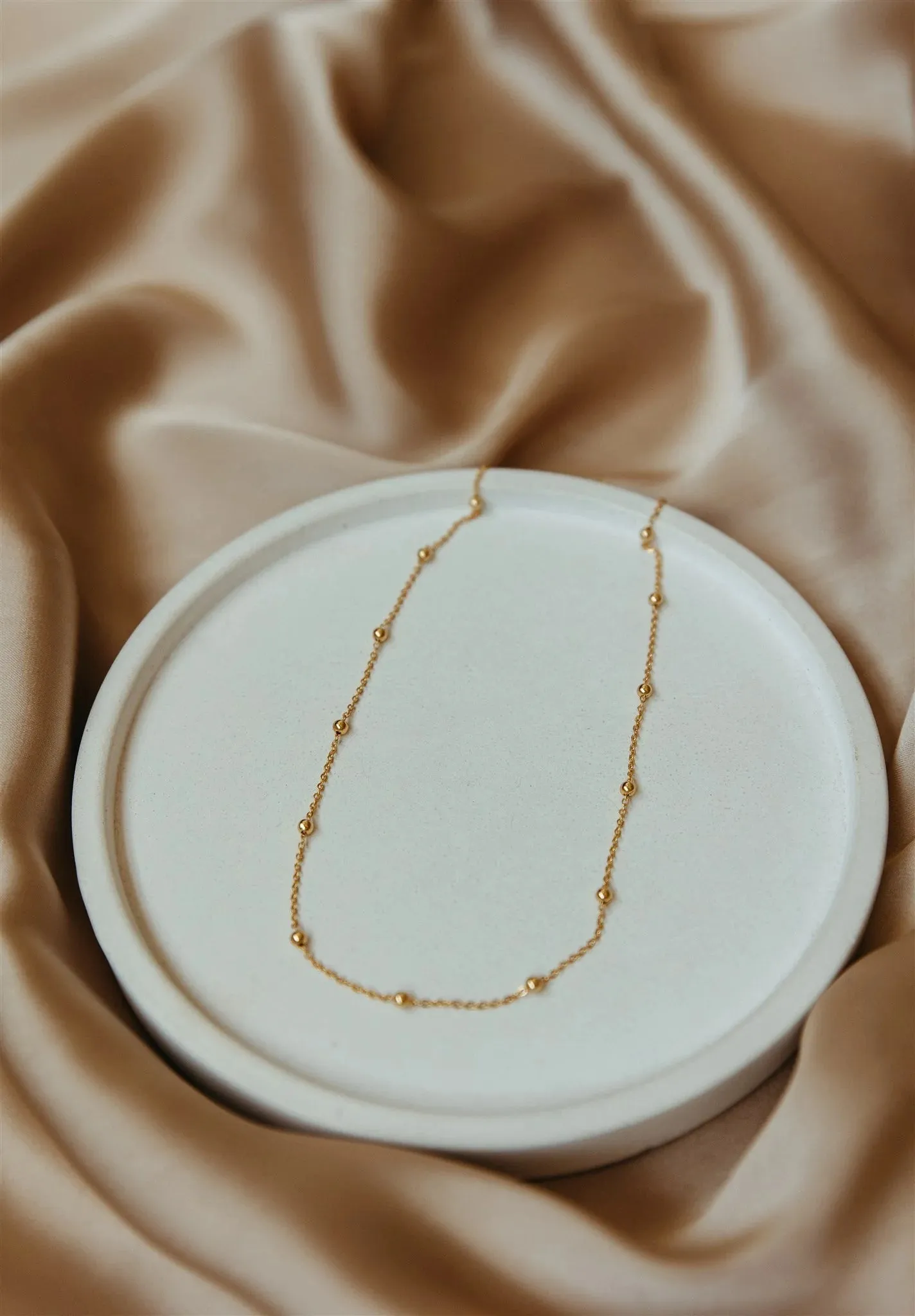 CAPSULE NECKLACE