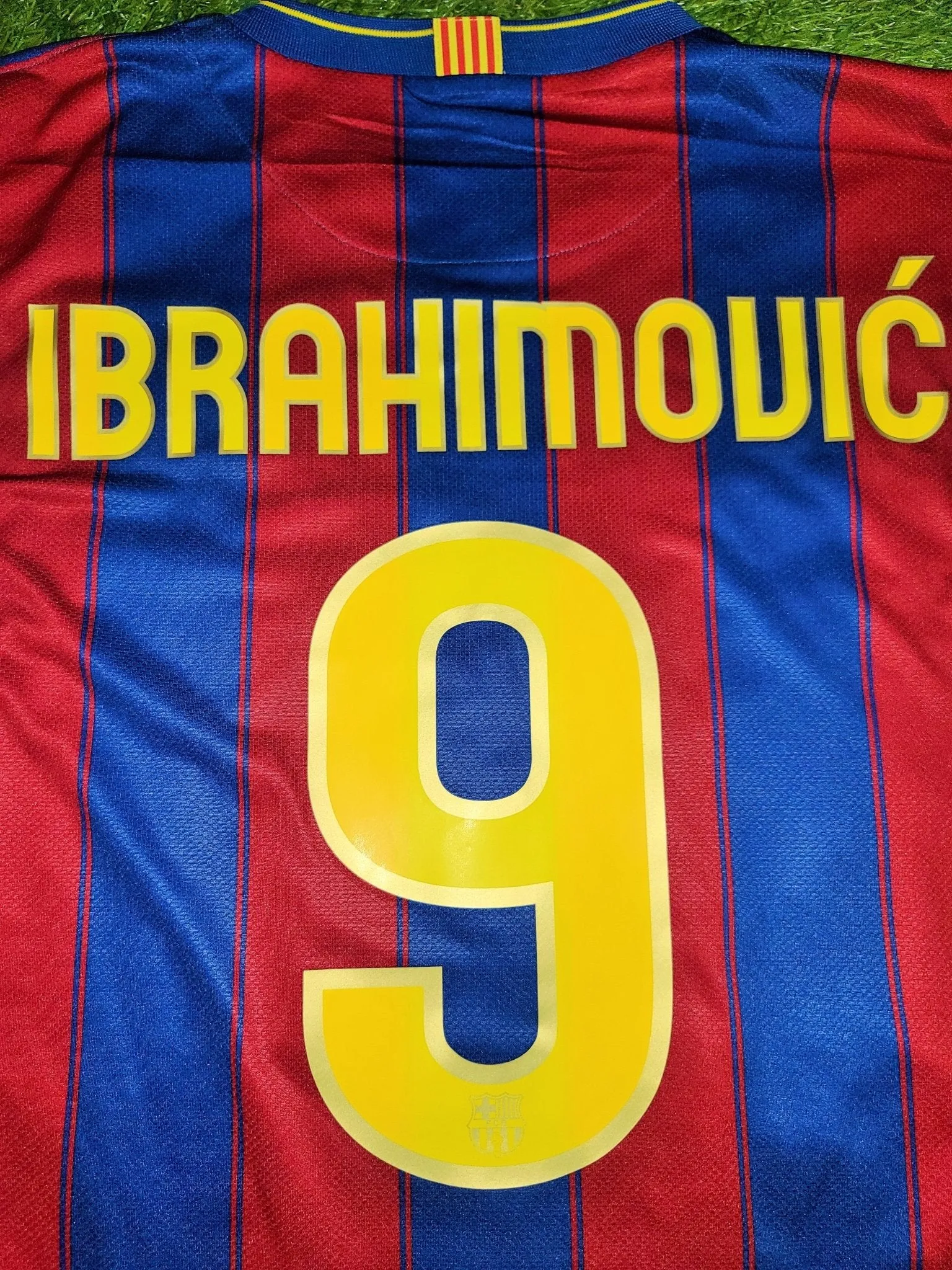 Ibrahimovic Barcelona DEBUT SEASON 2009 2010 Jersey Shirt Maillot L SKU# 343808-496