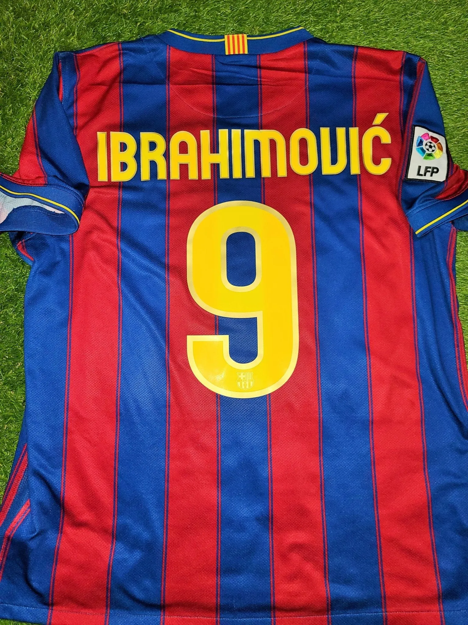 Ibrahimovic Barcelona DEBUT SEASON 2009 2010 Jersey Shirt Maillot L SKU# 343808-496