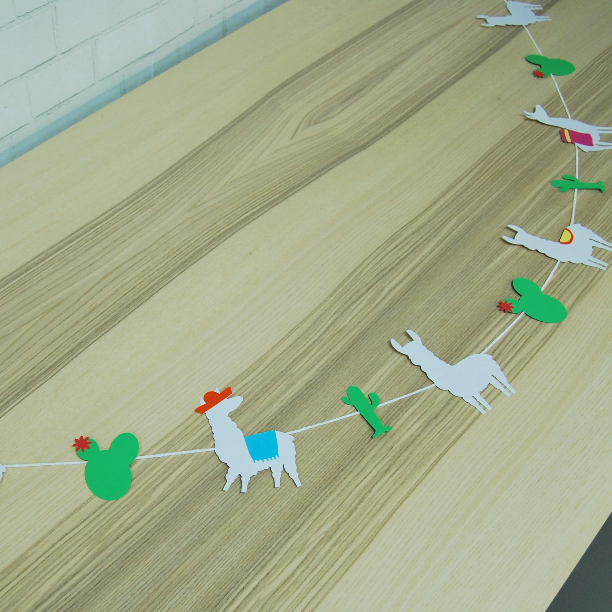 Llama Garland