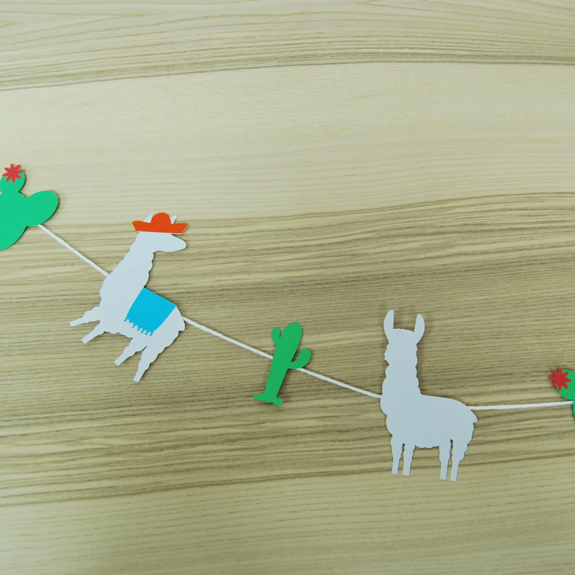 Llama Garland