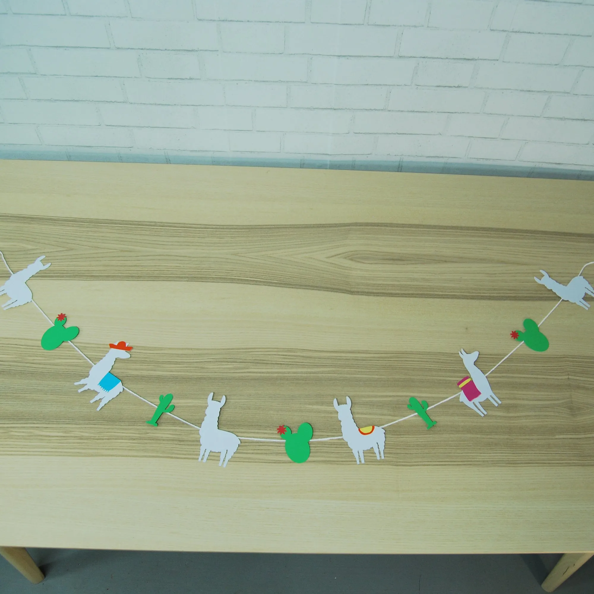 Llama Garland